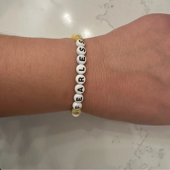 💛Fearless💛 bracelet - Picture 2 of 3